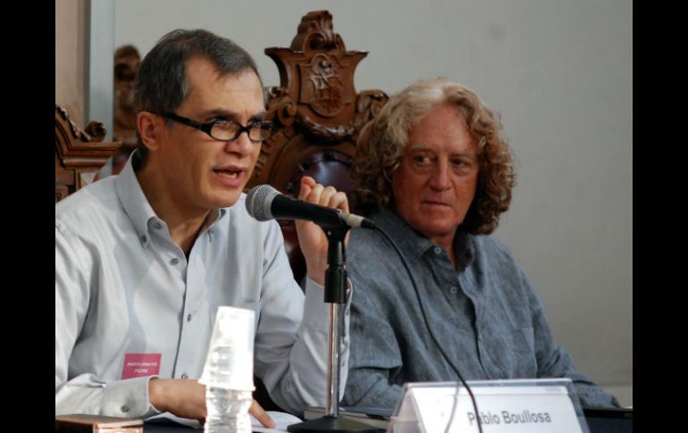 Pablo Boullosa (I) y Luis Mandoki (D) en la presentación de 'Pantallas de plata'. NTX / P. Sánchez.