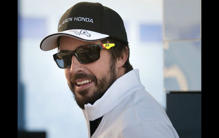 Alonso sabe que será difícil no poder iniciar la campaña al parejo. AFP / ARCHIVO