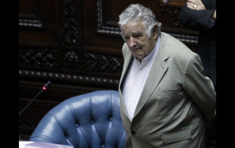 El ex guerrillero prometió seguir dando batalla en el Parlamento por sus ideas y proyectos. EFE / H. Ortuno