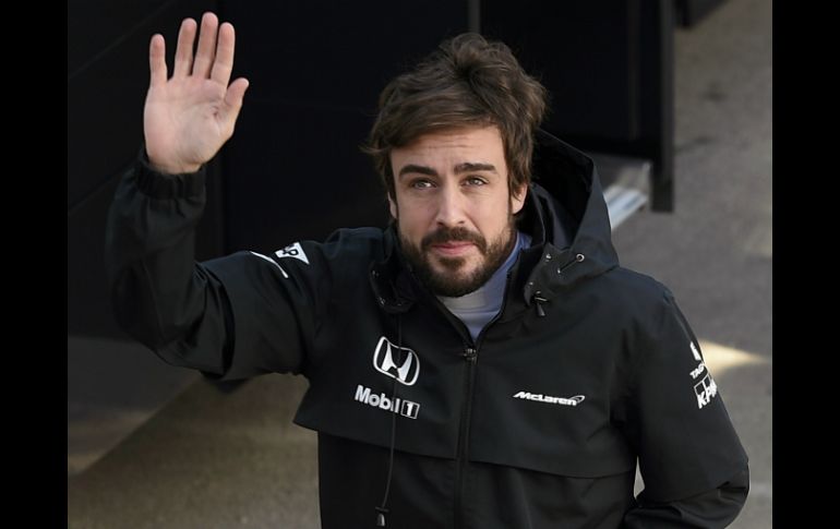 Alonso lamentó no poder debutar con su equipo, pero está listo para regresar en Kuala Lumpur. AFP / ARCHIVO