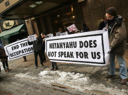 Manifestantes protestan contra la presencia de Benjamin Netanyahu en Washington. AFP / S. Platt