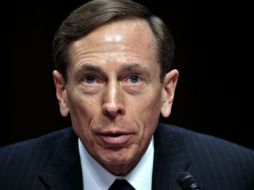 Petraeus podría enfrentar hasta un año de prisión; su culpabilidad representa otro golpe a la reputación del retirado general. AFP / ARCHIVO