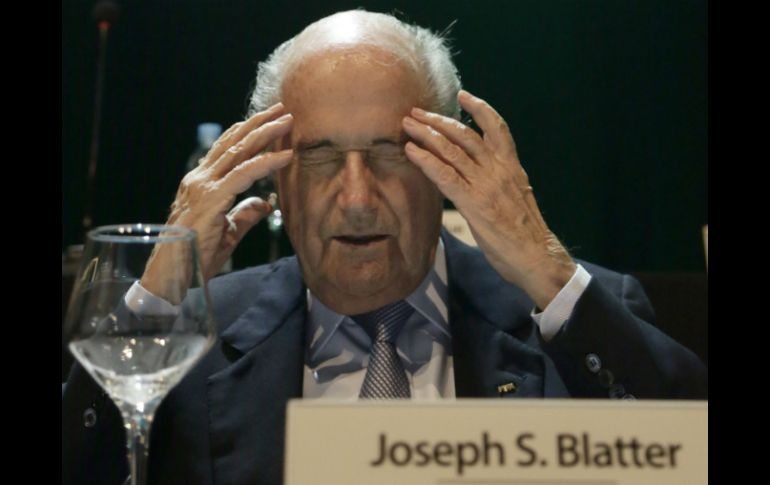 Blatter comunicó que no se pusieron de acuerdo para esta regla. AP / J. Saenz