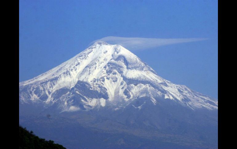 Un grupo de especialistas que subió a la montaña ha localizado a dos cuerpos en estado de momifacación. NTX / ARCHIVO