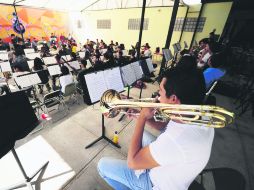 Reconocimiento. La Orquesta de Lomas del Paraíso sobrevive con recursos recaudados por maestros, alumnos y la comunidad. EL INFORMADOR / J. Mendoza