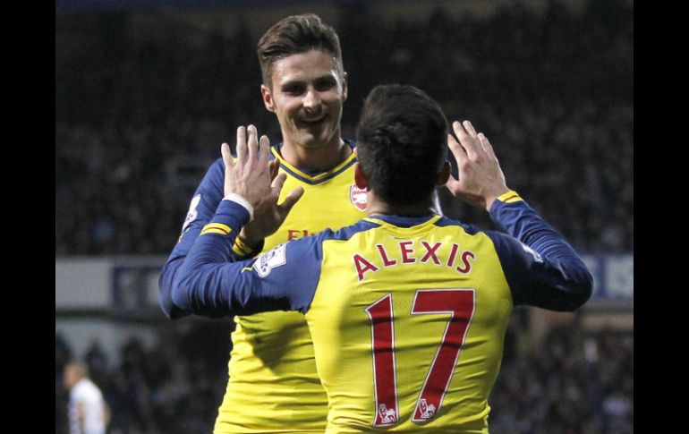 Los Gunners están confiados en sacar un resultado positivo de Old Trafford. AFP / ARCHIVO