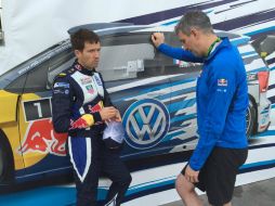 Sébastien Ogier  (izq.) se prepara para el comienzo del Rally Guanajuato. TWITTER / @VolkswagenMotorsport