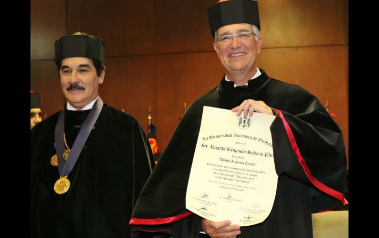 Ricardo Salinas Pliego recibe el Honoris Causa. NTX / ESPECIAL