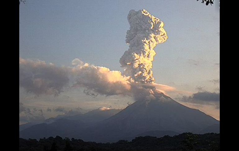 Personal de la UEPCBJ continúa alerta y se intensificó el patrullaje en las comunidades aledañas al volcán. TWITTER / @webcamsdemexico