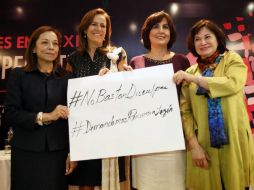 De izquierda a derecha, Josefina Vázquez Mota, Margarita Zavala, Patricia Mercado y Cecilia Soto en el foro 'Mujeres en México'. SUN / L. Morales