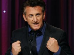 Sean Penn sugiere que bajo su broma subyace un mensaje más profundo que evidencia las deficiencias de Hollywood. AP / ARCHIVO