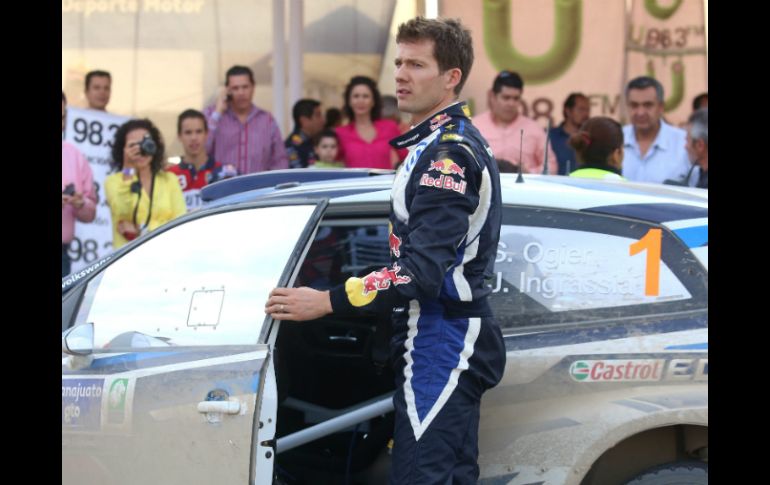 Ogier abrió la jornada con una ventaja en la general de 13.5 segundos sobre Latvala. EFE / U. Ruiz