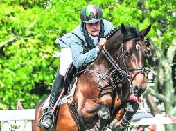 Triunfador. José Alberto Martínez del Guadalajara Country Club libra uno de los obstáculos a lomos de 'No Limit'. EL INFORMADOR / A. Hernández