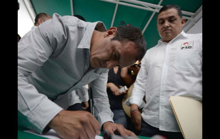 Cuauhtémoc Blanco acudió al IMPEPAC para registrar su candidatura. TWITTER / @cuauhtemocb10