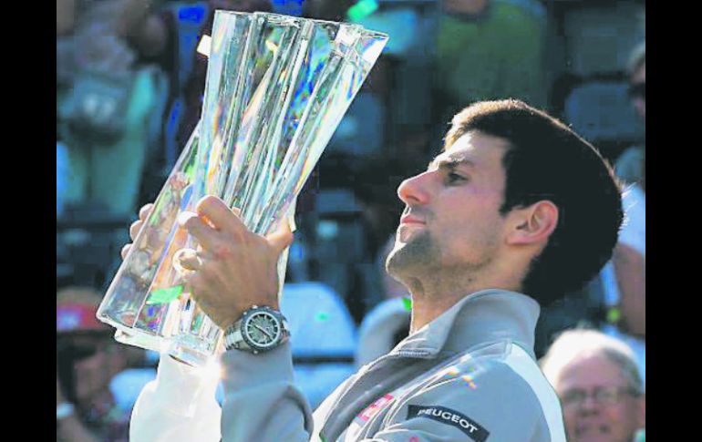 Novak Djokovic se coronó el año pasado tras vencer en la Final a Roger Federer. AFP / ARCHIVO