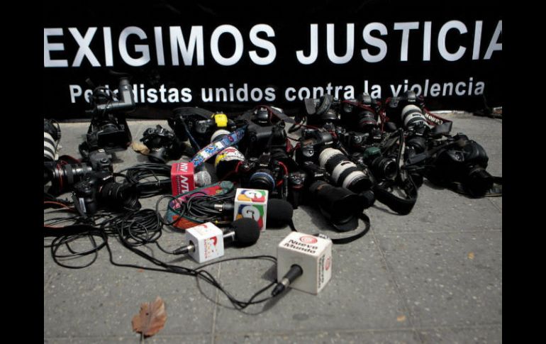 En un comunicado, transmiten su solidaridad a los familiares y colegas de los periodistas asesinados. EFE / E. Biba