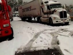 El jefe de Gobierno del DF difunde fotografías de la carretera completamente nevada. TWITTER / @ManceraMiguelMX