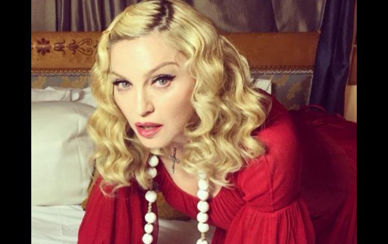 Madonna dice que se sentía insegura cuando su ex esposo, Guy Ritchie, dirigía a bellas actrices. TWITTER / @Madonna