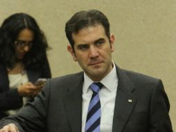 El consejero presidente del INE, Lorenzo Córdova, llama a no afectar la credibilidad pública y niega haber apoyado el aumento salarial. NTX / ARCHIVO