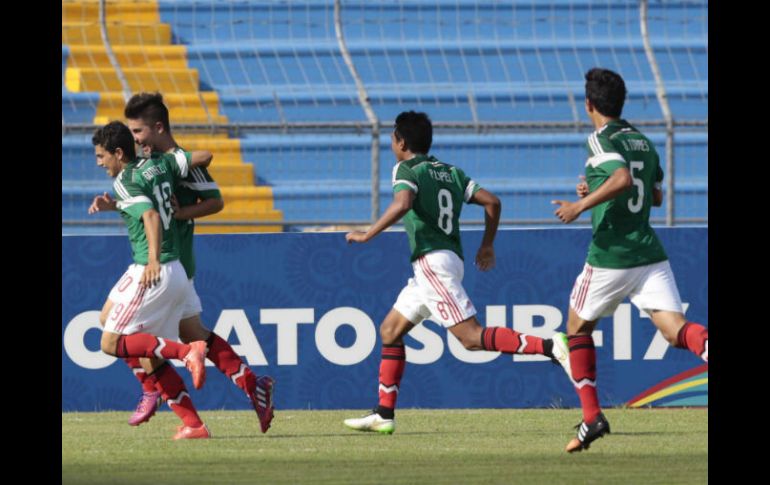 El Tri le ganaba hasta el minuto 85 a Costa Rica. EFE / STR