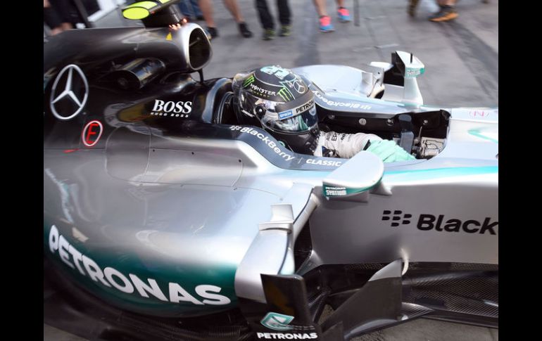 Nico Rosberg (Mercedes) durante la segunda sesión libre del Gran Premio de Australia. AFP / W. West