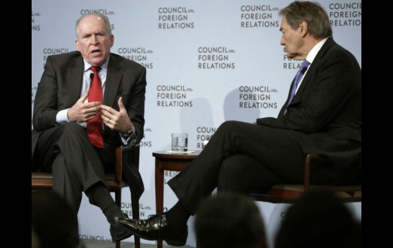 EU está financiando el entrenamiento de fuerzas rebeldes sirias, pero apenas están despegando, indica Brennan (i). AP / R. Drew