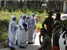 Religiosas permanecen en el convento de Jesús y María en Ranaghat, India, durante las investigaciones de la policía. AFP / STR