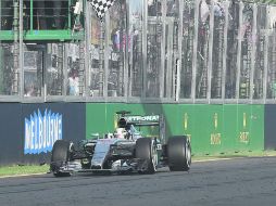 El británico Lewis Hamilton (Mercedes) ganó ayer en Melbourne el Gran Premio de Australia, la primera cita del Mundial 2015. AFP / ARCHIVO