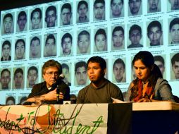 La 'Caravana 43' busca poner de nuevo en la agenda informativa el caso de los estudiantes pues consideran están cayendo en el olvido. AFP / A. Traver