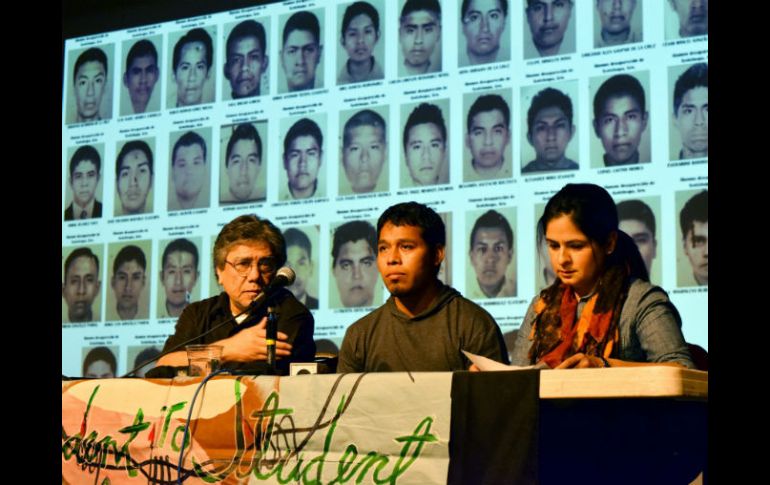 La 'Caravana 43' busca poner de nuevo en la agenda informativa el caso de los estudiantes pues consideran están cayendo en el olvido. AFP / A. Traver