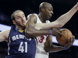 La derrota deja a los Grizzlies con sólo 1.5 juegos de ventaja sobre Houston en la División Suroeste. AP / D. Burleson