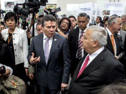 El líder del SNTE, Juan Díaz de la Torre y el secretario de Educación, Emilio Chuayffet Chemor, en la Biblioteca Nacional. SUN / Y. Xolalpa