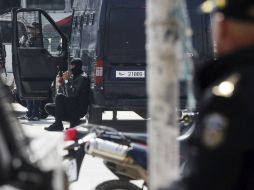 Unos 300 extranjeros son sometidos como parte del atentado terrorista ocurrido este mediodía en la capital de Túnez. EFE / M. Messara