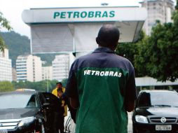 Petrobras hizo contratos irregulares con 23 empresas. BLOOMBERG  /