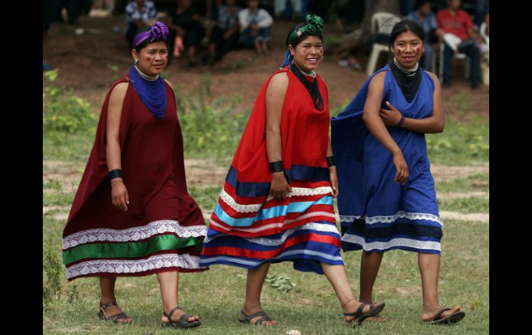 Los estudios revelan que el número de hablantes ha disminuido debido a la 'unión interétnica' con el vecino pueblo nivaclé. AP / ARCHIVO