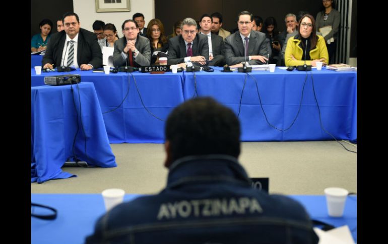 En las audiencias del Estado mexicanos, también participaron los padres de los normalistas de Ayotzinapa. EFE / L. Nolly