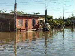 Existen 364 viviendas, sobre todo en el municipio de Tomatlán, donde las familias residentes perdieron el menaje de casa. ESPECIAL / ARCHIVO