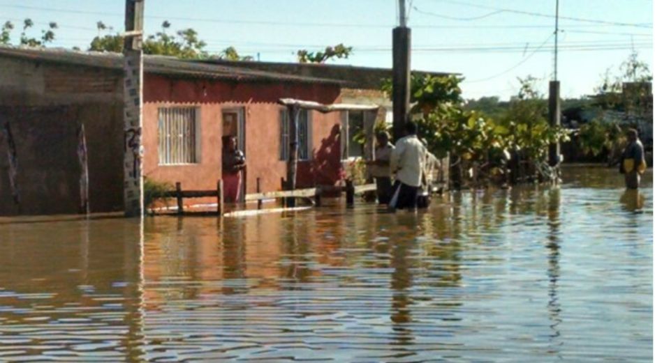 Existen 364 viviendas, sobre todo en el municipio de Tomatlán, donde las familias residentes perdieron el menaje de casa. ESPECIAL / ARCHIVO