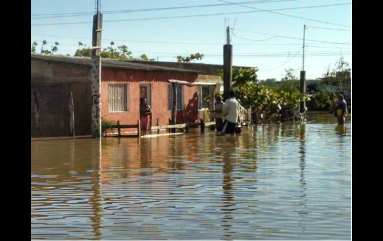 Existen 364 viviendas, sobre todo en el municipio de Tomatlán, donde las familias residentes perdieron el menaje de casa. ESPECIAL / ARCHIVO