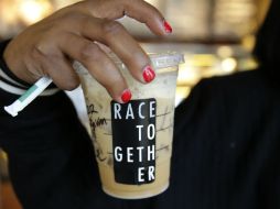 Los clientes de Starbucks aprovecharon las redes sociales para decir que no querían iniciar un debate mientras les preparan un café. AP / T. Warren