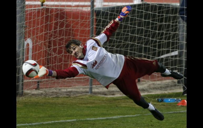 Iker fue abucheado por la afición del Real Madrid y se cobija en el equipo nacional. EFE / ARCHIVO