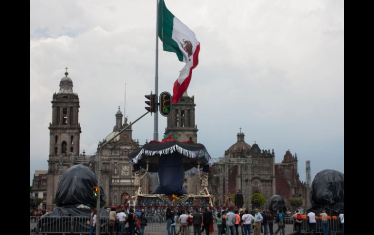 Los principales acceso al Zócalo se encuentran cerrados a la circulación debido al rodaje de la cinta. NTX / A. García