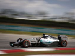 Lewis Hamilton recuperó terreno luego de no poder correror los primeros libres por un problema en su monoplaza. AP / V. Thian