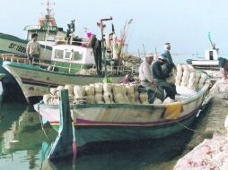 Pequeña maravilla. El barco con sus cantaritos muy acomodados para ir a la pesca del pulpo en la Djerba de Túnez. EL INFORMADOR / P. Fernández