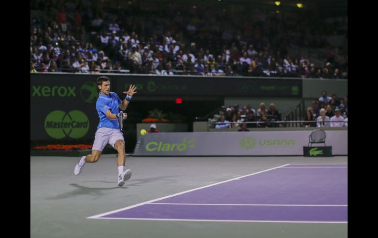 Novak Djokovic se paseó en el primer set, pero en el segundo Klizan puso en aprietos al cuatro veces campeón en Miami. EFE / E. Lesser