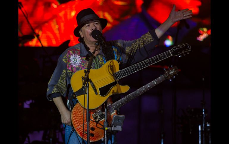 Santana se despidió con una muy mexicana 'La cucaracha'. NTX / N. Tavira