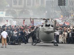 En la mañana se hacen ensayos en el Zócalo, donde los dobles de Daniel Craig y Alessandro Cremona practican las escenas de acción. EFE / A. Cruz