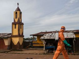 Ciudadanos de Sierra Leona estaban transitando continuamente para evitar ser afectados por la cuarentena decretada. AFP / ARCHIVO