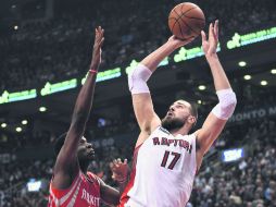 MORDACES. El equipo de los Raptors sigue consolidándose como un serio aspirante el título de la NBA. AP / F. Gunn