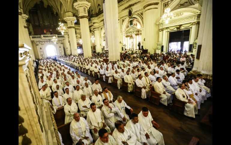 Este Jueves Santo se llevó a cabo la Misa Crismal en la Catedral de Guadalajara. EL INFORMADOR / A. García